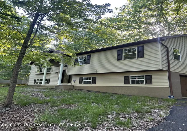 Photo 2 of Single family home for sale at 1147 Hunters Woods Dr, East Stroudsburg, PA 18301 | MLS# PM-143475 | Listing updated on 2026-08-31