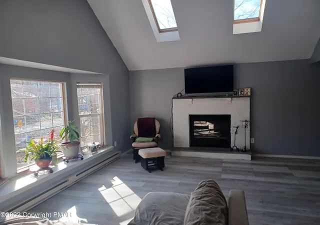 Photo 3 of Single family home for sale at 1147 Hunters Woods Dr, East Stroudsburg, PA 18301 | MLS# PM-143475 | Listing updated on 2026-08-31