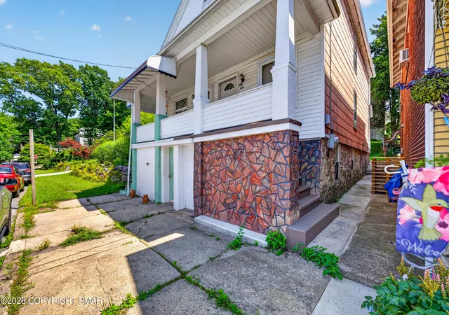Photo 3 of Single family home for sale at 325 E Fell St, Summit Hill, PA 18250 | MLS# PM-143495 | Listing updated on 2026-09-25