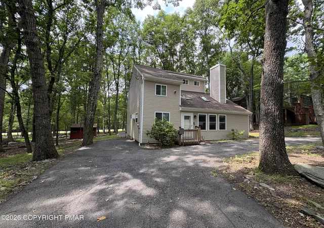 Photo 2 of Single family home for sale at 319 Hyland Dr, East Stroudsburg, PA 18301 | MLS# PM-143518 | Listing updated on 2026-07-30