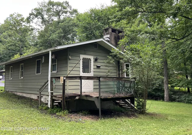 Photo 3 of Single family home for sale at 4526 Springdale Ln, Stroudsburg, PA 18360 | MLS# PM-143534 | Listing updated on 2026-08-13