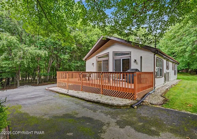 Photo 3 of Sale Pending at 160 Ginsburg Cir, Albrightsville, PA 18210 | MLS# PM-143559 | Listing updated on 2026-08-10