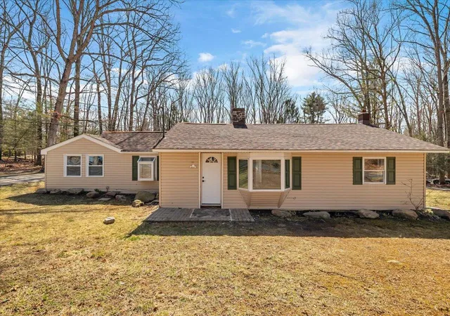 Photo 2 of Single family home for sale at 450 Wooddale Rd, East Stroudsburg, PA 18302 | MLS# PM-143580 | Listing updated on 2026-09-11