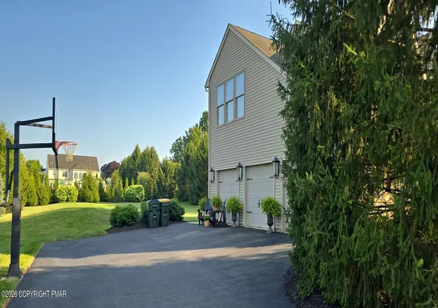 Photo 10 of Single family home for sale at 9345 Merlot Cir, Breinigsville, PA 18031 | MLS# PM-143645 | Listing updated on 2026-08-05