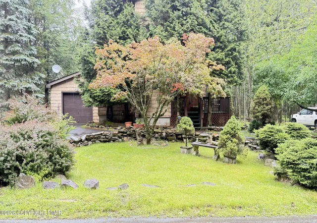 Photo 3 of Single family home for sale at 2143 Rosemont Dr, Tobyhanna, PA 18466 | MLS# PM-143698 | Listing updated on 2026-08-19