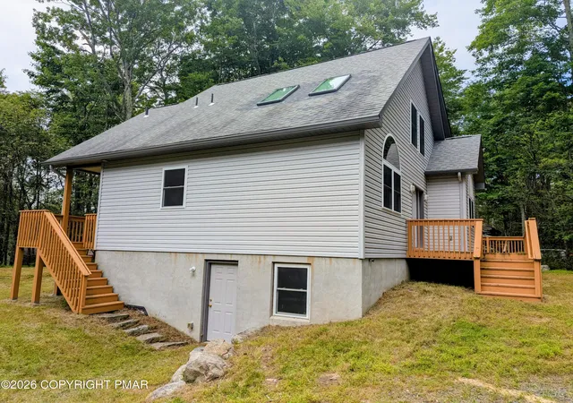 Photo 3 of Single family home for sale at 316 Packanack Dr, Gouldsboro, PA 18424 | MLS# PM-143668 | Listing updated on 2026-08-18