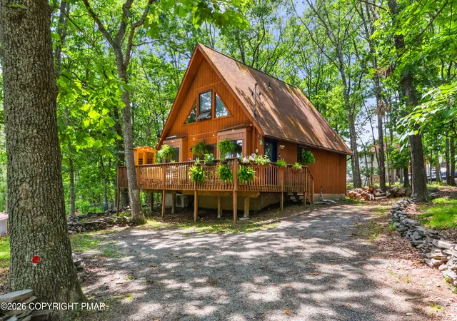 Photo 1 of Single family home for sale at 5218 Woodbridge Dr E, Bushkill, PA 18324 | MLS# PM-143615 | Listing updated on 2026-08-30