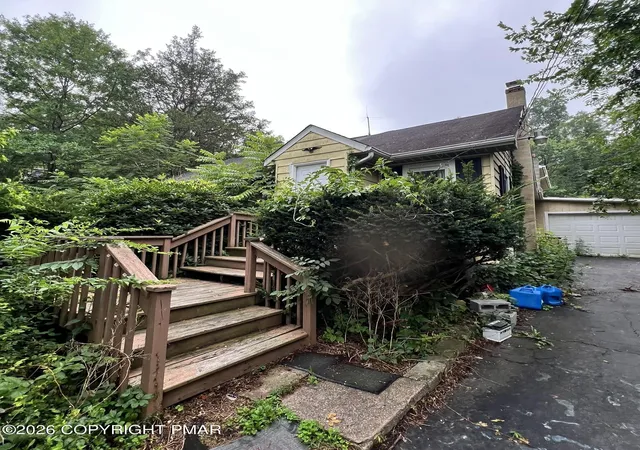Photo 2 of Single family home for sale at 524 Independence Rd, East Stroudsburg, PA 18301 | MLS# PM-143988 | Listing updated on 2026-08-18