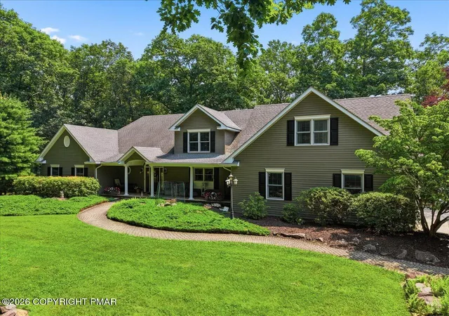 Photo 3 of Single family home for sale at 120 Indianwood Dr, Stroudsburg, PA 18360 | MLS# PM-143757 | Listing updated on 2026-08-31