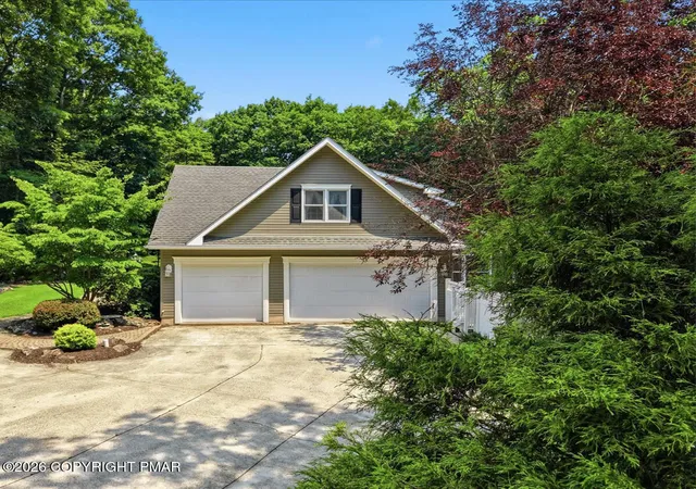 Photo 65 of Single family home for sale at 120 Indianwood Dr, Stroudsburg, PA 18360 | MLS# PM-143757 | Listing updated on 2026-08-31