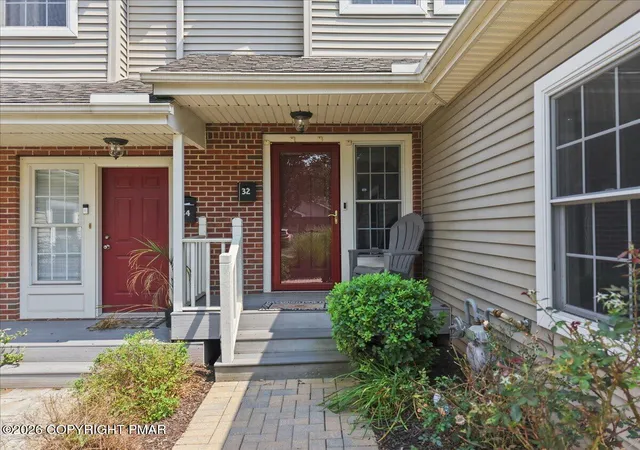 Photo 2 of Townhouse for sale at 32 Oak Leaf Ln, East Stroudsburg, PA 18301 | MLS# PM-143910 | Listing updated on 2026-09-12