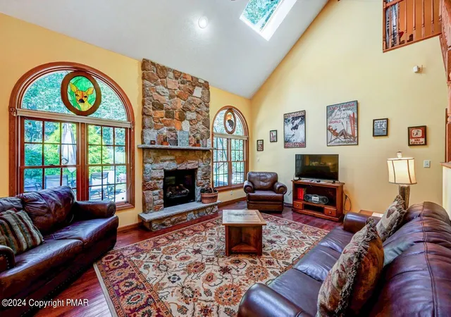 Photo 3 of Sale Pending at 2265 Hillcrest Dr, Pocono Pines, PA 18350 | MLS# PM-143796 | Listing updated on 2026-08-19