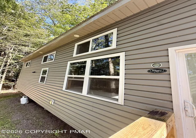 Photo 4 of Manufactured home for sale at 634 Swallow Ln, Gouldsboro, PA 18424 | MLS# PM-143690 | Listing updated on 2026-08-06