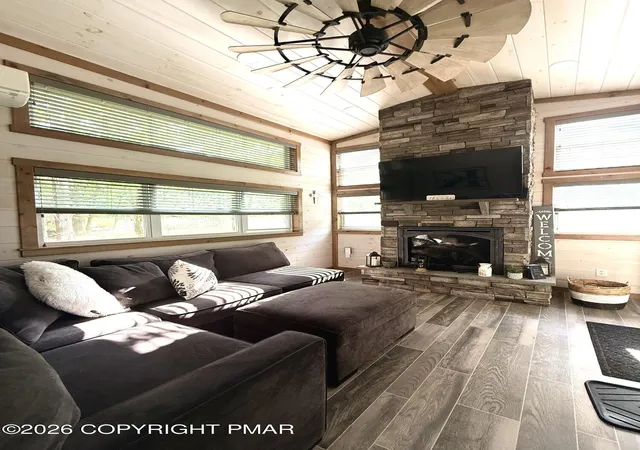 Photo 5 of Manufactured home for sale at 634 Swallow Ln, Gouldsboro, PA 18424 | MLS# PM-143690 | Listing updated on 2026-08-06