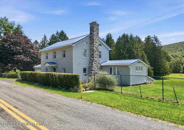 Photo 4 of Sale Pending at 544 Poplar Valley Rd W, Stroudsburg, PA 18360 | MLS# PM-143932 | Listing updated on 2026-10-05