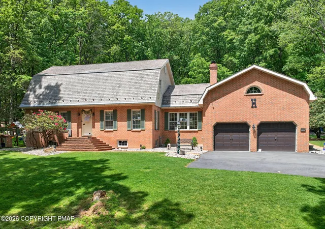 Photo 4 of Single family home for sale at 595 Walnut Ave, Pen Argyl, PA 18072 | MLS# PM-143682 | Listing updated on 2026-08-06