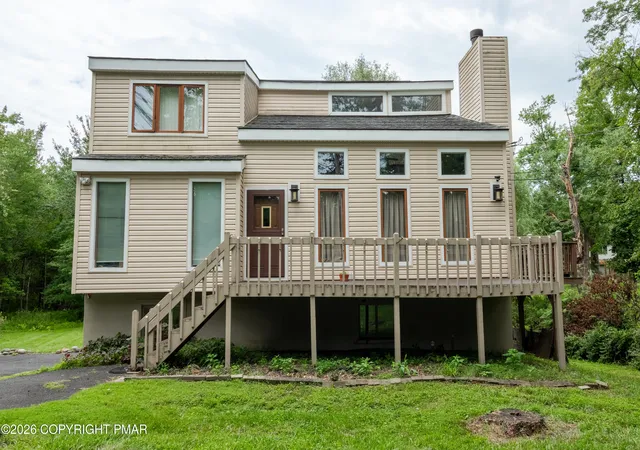 Photo 3 of Single family home for sale at 169 Pinewood Dr S, East Stroudsburg, PA 18302 | MLS# PM-143715 | Listing updated on 2026-10-01