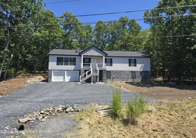 Photo 1 of Single family home for sale at 211 Brentwood Dr, Bushkill, PA 18324 | MLS# PM-143721 | Listing updated on 2026-08-11