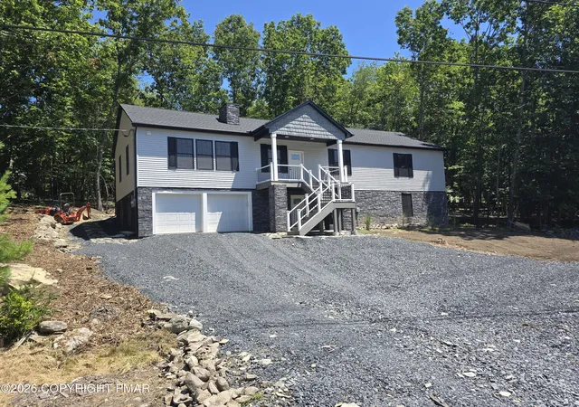 Photo 2 of Single family home for sale at 211 Brentwood Dr, Bushkill, PA 18324 | MLS# PM-143721 | Listing updated on 2026-08-11