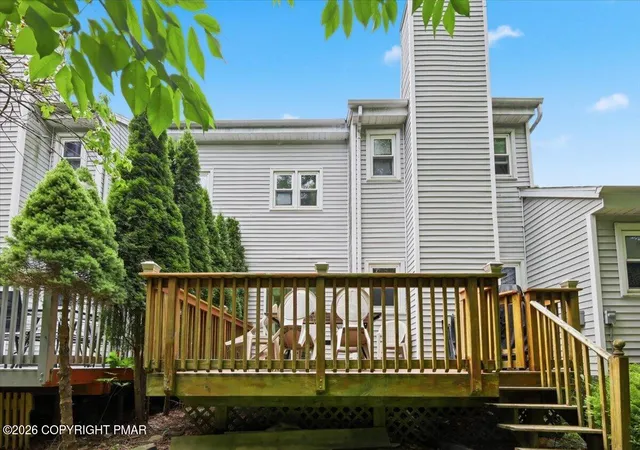 Photo 5 of Townhouse for sale at 255 Nittany Ct, Mount Pocono, PA 18344 | MLS# PM-143769 | Listing updated on 2026-08-07