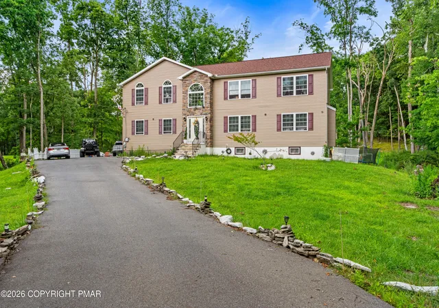 Photo 2 of Single family home for sale at 195 Sunrise Loop, Henryville, PA 18332 | MLS# PM-143766 | Listing updated on 2026-09-23