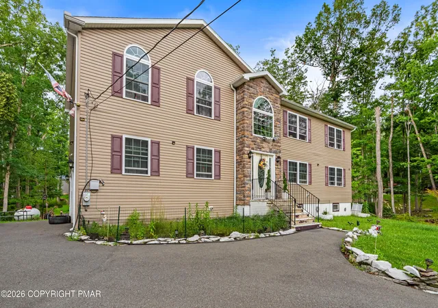 Photo 3 of Single family home for sale at 195 Sunrise Loop, Henryville, PA 18332 | MLS# PM-143766 | Listing updated on 2026-09-23