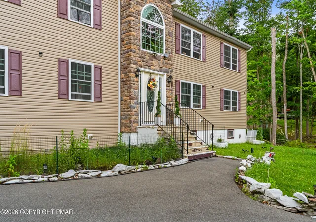 Photo 3 of Single family home for sale at 195 Sunrise Loop, Henryville, PA 18332 | MLS# PM-143766 | Listing updated on 2026-09-23