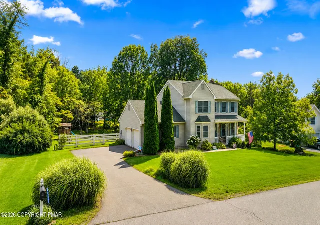 Photo 1 of Single family home for sale at 4006 Crst View Dr, Stroudsburg, PA 18360 | MLS# PM-143800 | Listing updated on 2026-08-25