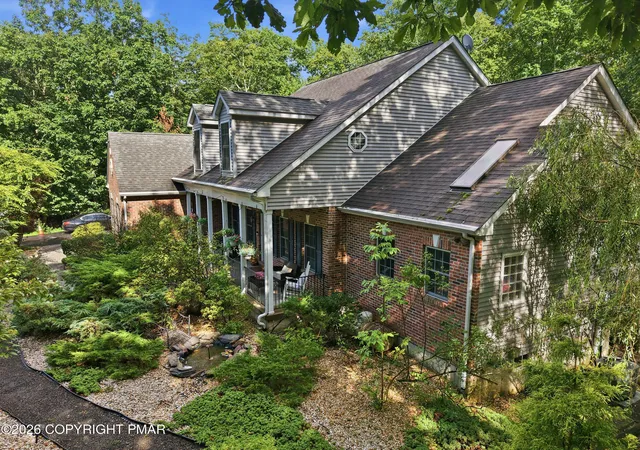 Photo 3 of Single family home for sale at 364 Joanne Ct, Bartonsville, PA 18321 | MLS# PM-143799 | Listing updated on 2026-08-10