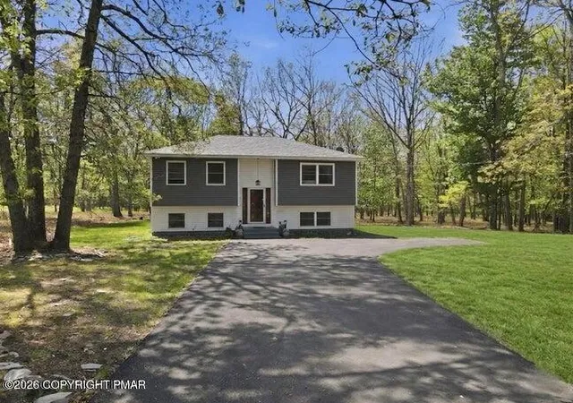 Photo 1 of Single family home for sale at 208 Depue Cir, Bushkill, PA 18324 | MLS# PM-143802 | Listing updated on 2026-08-10