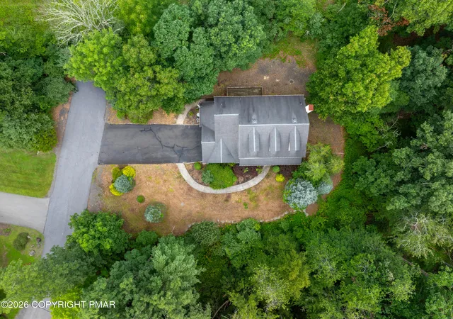 Photo 4 of Single family home for sale at 208 Fazio Way, East Stroudsburg, PA 18302 | MLS# PM-143808 | Listing updated on 2026-09-06