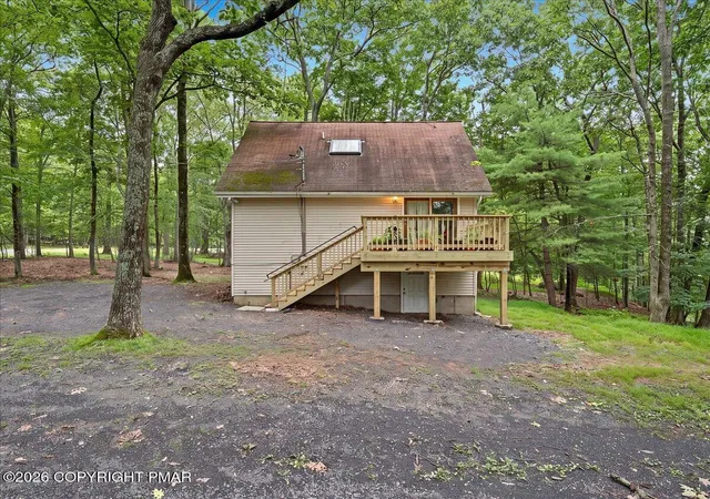 Photo 2 of Sale Pending at 550 Whippoorwill Dr, Bushkill, PA 18324 | MLS# PM-143813 | Listing updated on 2026-08-31
