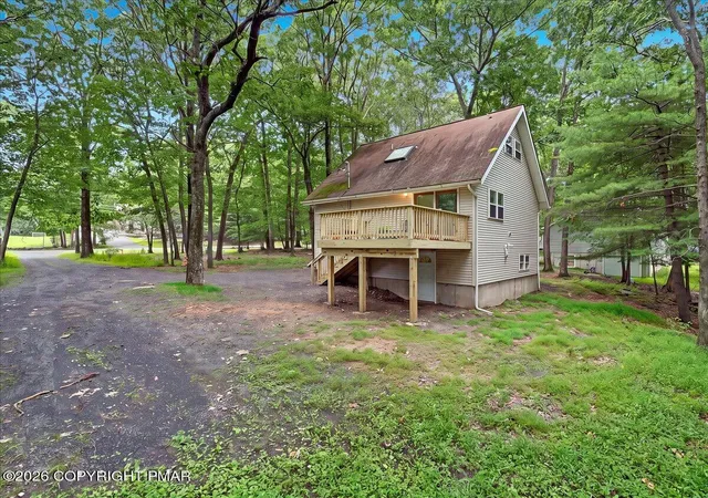Photo 3 of Sale Pending at 550 Whippoorwill Dr, Bushkill, PA 18324 | MLS# PM-143813 | Listing updated on 2026-08-31