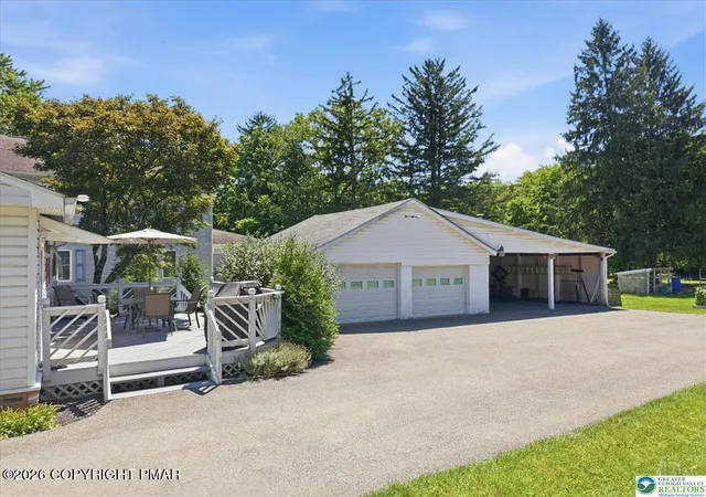 Photo 3 of Single family home for sale at 934 Lower S Main St, Bangor, PA 18013 | MLS# PM-143814 | Listing updated on 2026-08-31