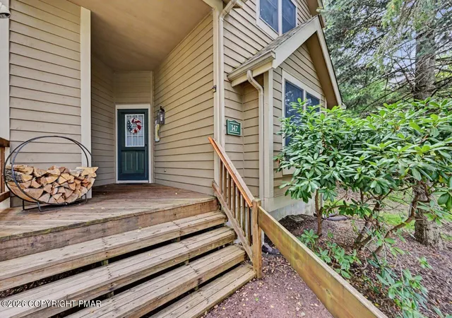 Photo 3 of Sale Pending at 147 Pine Ct, Tannersville, PA 18372 | MLS# PM-143979 | Listing updated on 2026-09-21