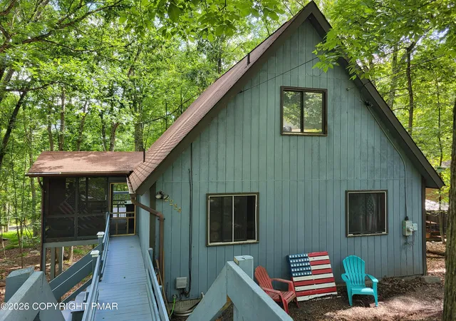 Photo 2 of Single family home for sale at 193 Bellingham Dr, Bushkill, PA 18324 | MLS# PM-144284 | Listing updated on 2026-08-29