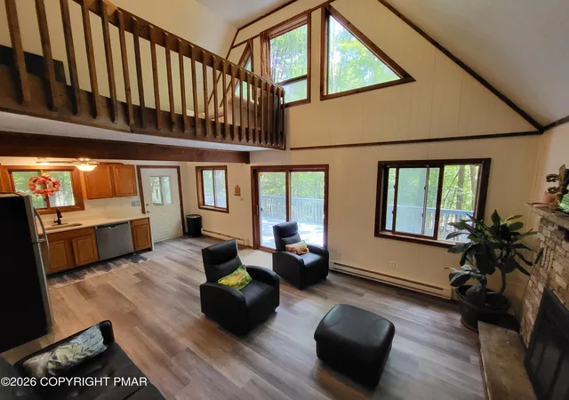 Photo 3 of Single family home for sale at 193 Bellingham Dr, Bushkill, PA 18324 | MLS# PM-144284 | Listing updated on 2026-08-29