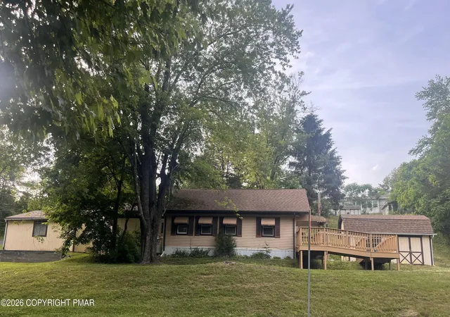 Photo 1 of Manufactured home for sale at 211 Baabe Ln, Stroudsburg, PA 18360 | MLS# PM-144078 | Listing updated on 2026-09-30