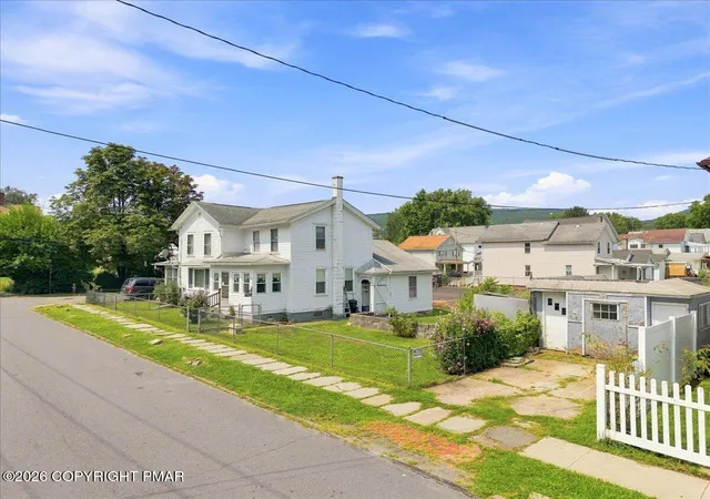 Photo 3 of Single family home for sale at 304 Green St, Scranton, PA 18508 | MLS# PM-143893 | Listing updated on 2026-08-26