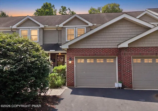 Photo 2 of Townhouse for sale at 7 Oak Leaf Ln, East Stroudsburg, PA 18301 | MLS# PM-143895 | Listing updated on 2026-09-17