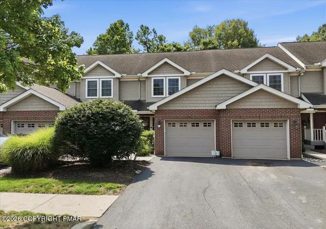 Photo 3 of Townhouse for sale at 7 Oak Leaf Ln, East Stroudsburg, PA 18301 | MLS# PM-143895 | Listing updated on 2026-09-17
