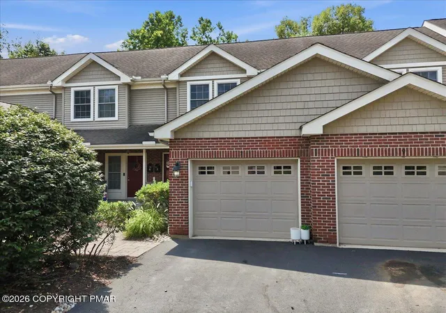Photo 4 of Townhouse for sale at 7 Oak Leaf Ln, East Stroudsburg, PA 18301 | MLS# PM-143895 | Listing updated on 2026-09-17