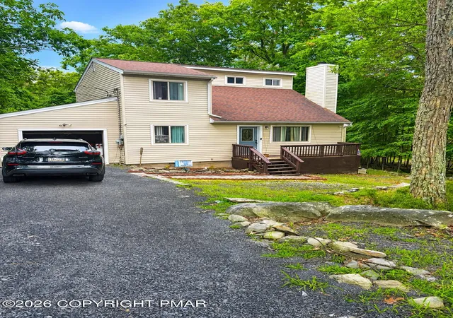 Photo 1 of Single family home for sale at 2133 Mallard Ct, Bushkill, PA 18324 | MLS# PM-143905 | Listing updated on 2026-08-21