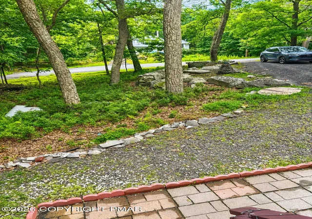 Photo 2 of Single family home for sale at 2133 Mallard Ct, Bushkill, PA 18324 | MLS# PM-143905 | Listing updated on 2026-08-21