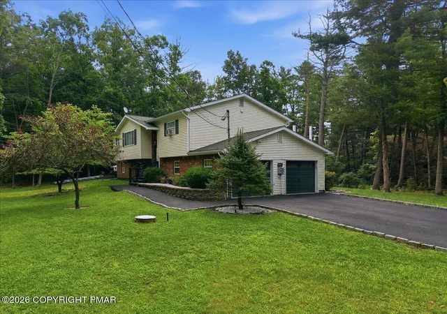 Photo 2 of Single family home for sale at 2434 Woodcrest Dr, East Stroudsburg, PA 18302 | MLS# PM-144047 | Listing updated on 2026-08-31