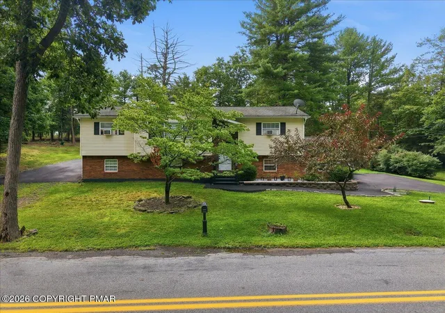 Photo 3 of Single family home for sale at 2434 Woodcrest Dr, East Stroudsburg, PA 18302 | MLS# PM-144047 | Listing updated on 2026-09-22