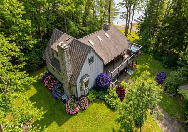 Photo 2 of Single family home for sale at 119 N Lake Dr, Lake Harmony, PA 18624 | MLS# PM-143914 | Listing updated on 2026-09-11