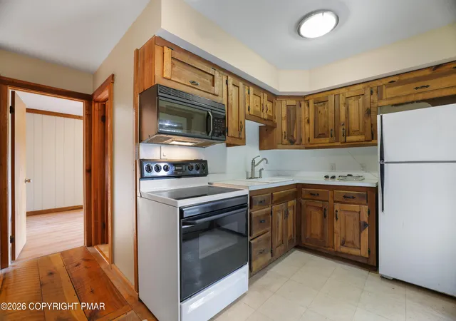 Photo 3 of Sale Pending at 1333 Grand Mesa Dr, Effort, PA 18330 | MLS# PM-144173 | Listing updated on 2026-08-31