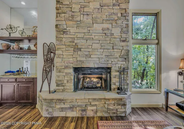 Photo 4 of Condo for sale at 106 Laurelwoods Dr, Lake Harmony, PA 18624 | MLS# PM-143960 | Listing updated on 2026-10-04