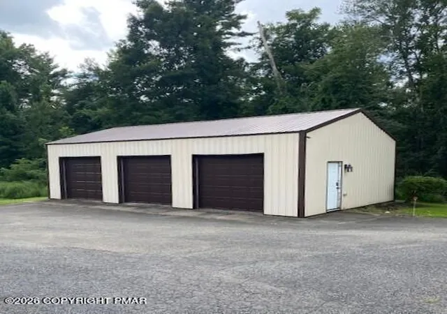 Photo 3 of Multi family home for sale at 558 Effort Neola Rd, Saylorsburg, PA 18353 | MLS# PM-143962 | Listing updated on 2026-08-31
